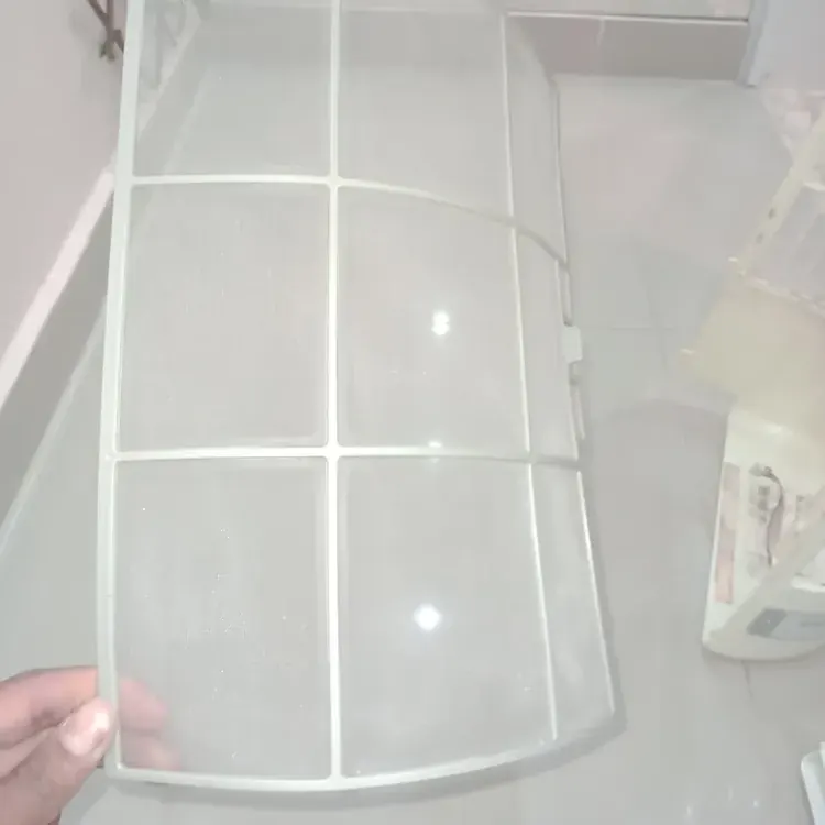Filtro do ar-condicionado lavado e transparente
