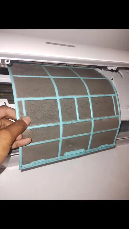 Capa do vídeo: Filtro preto que volta a ficar azul: antes e depois